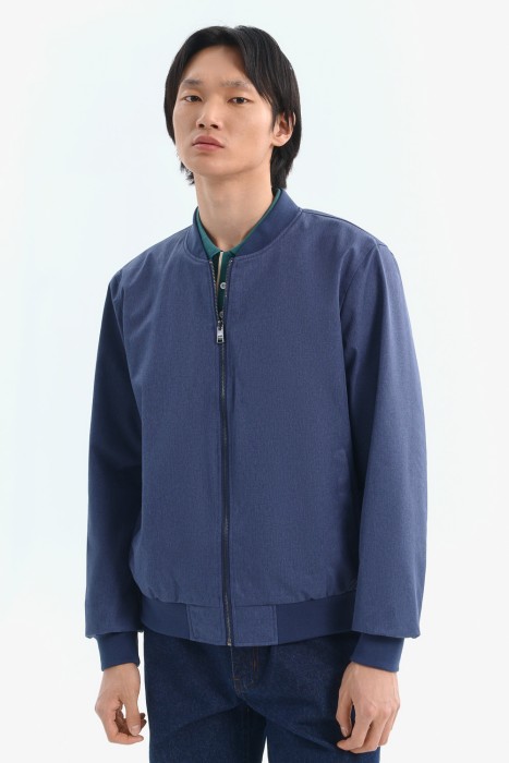 бомбер от бренда снежная королева вид слева