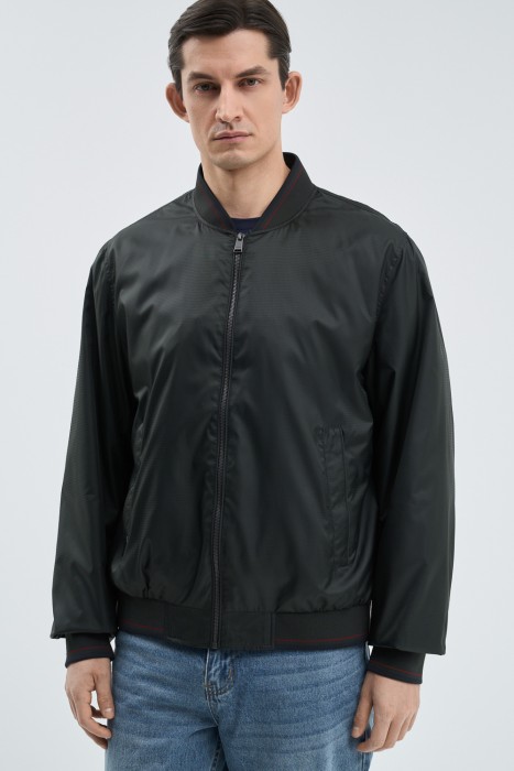 бомбер от бренда снежная королева вид слева