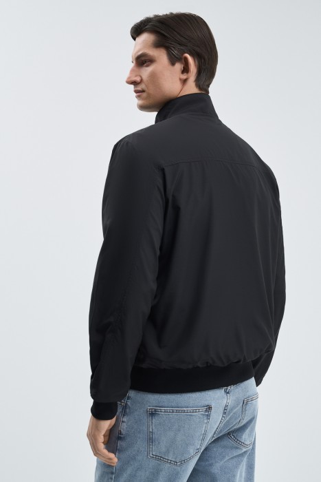 бомбер по цене 3440 руб вид справа