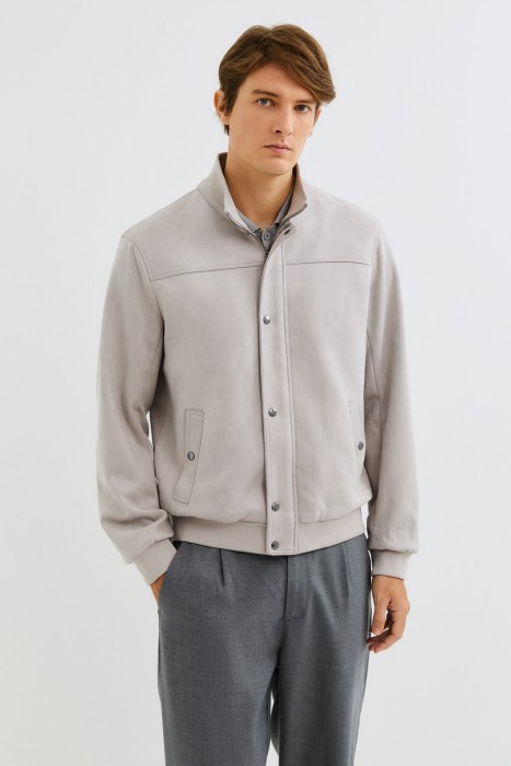 бомбер от бренда снежная королева вид слева