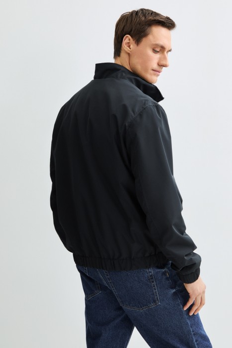 бомбер по цене 5670 руб вид справа