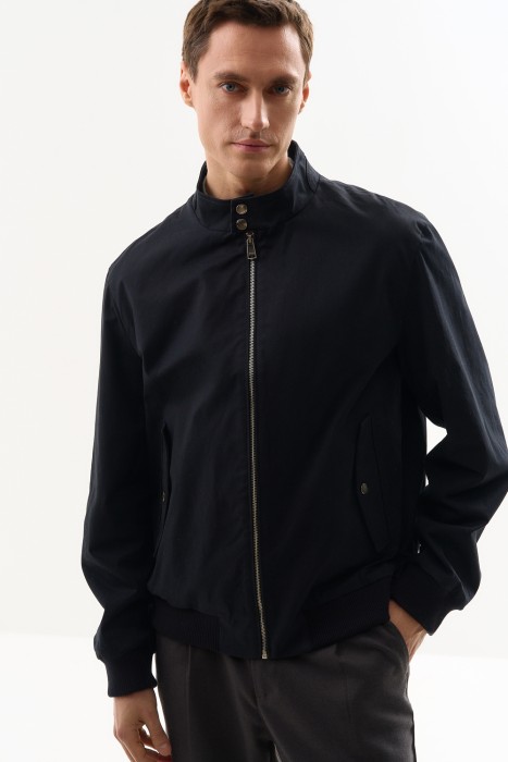 бомбер от бренда снежная королева вид слева