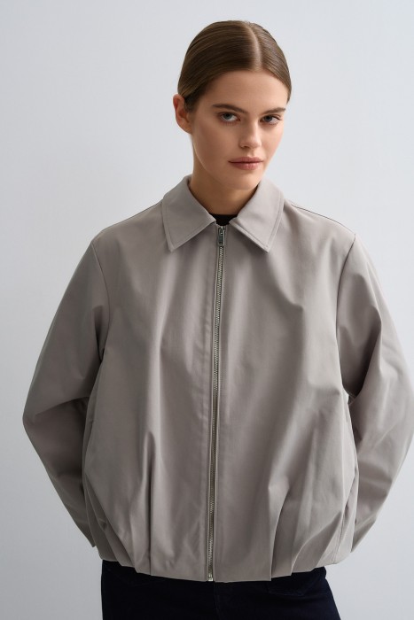 бомбер от бренда снежная королева вид слева