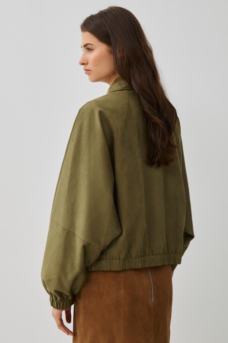 бомбер по цене 7670 руб вид справа