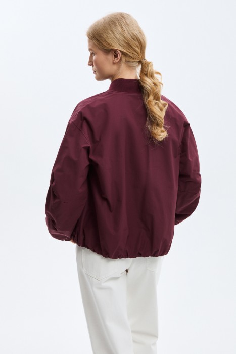 бомбер по цене 5360 руб вид справа