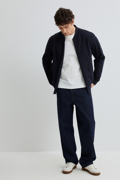 бомбер от бренда снежная королева вид слева