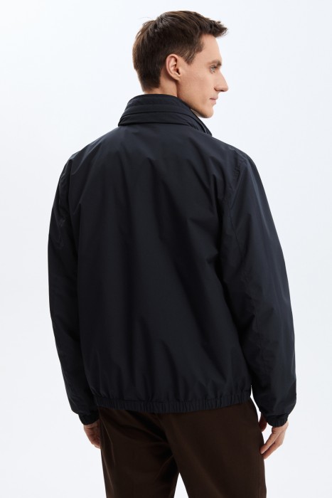 бомбер по цене 4980 руб вид справа