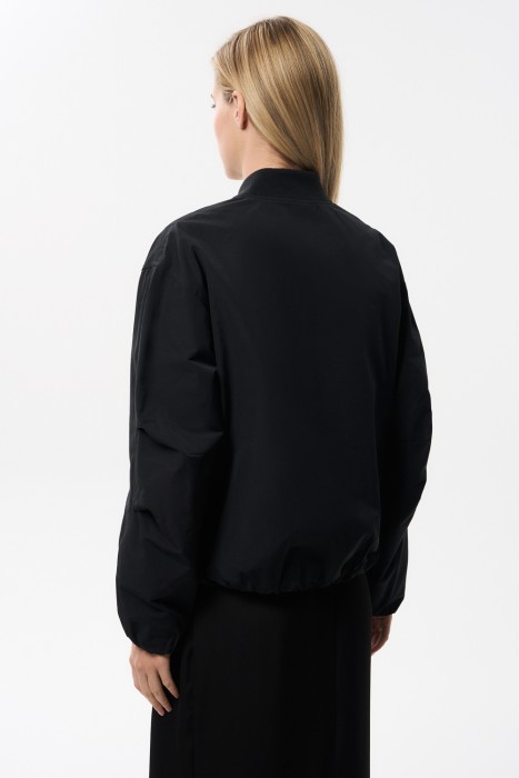 бомбер по цене 5360 руб вид справа