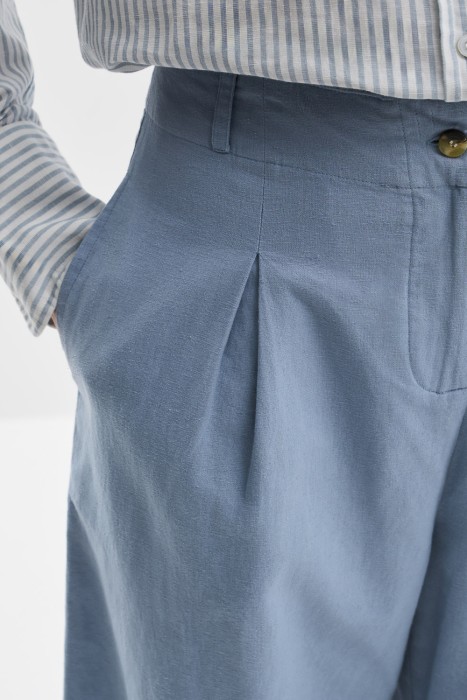 брюки из хлопка и льна от бренда снежная королева вид слева