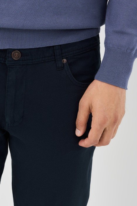 брюки из хлопка из россии вид сбоку