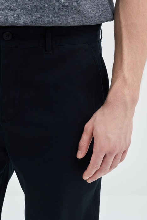 брюки из хлопка по цене 1290 руб вид справа