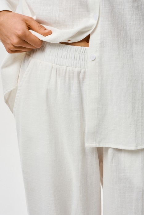 брюки из хлопка по цене 2720 руб вид справа