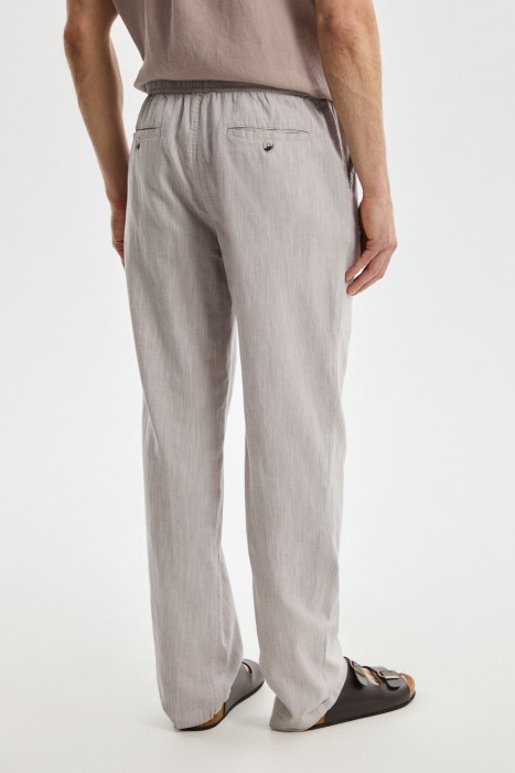 брюки из хлопка по цене 2940 руб вид справа