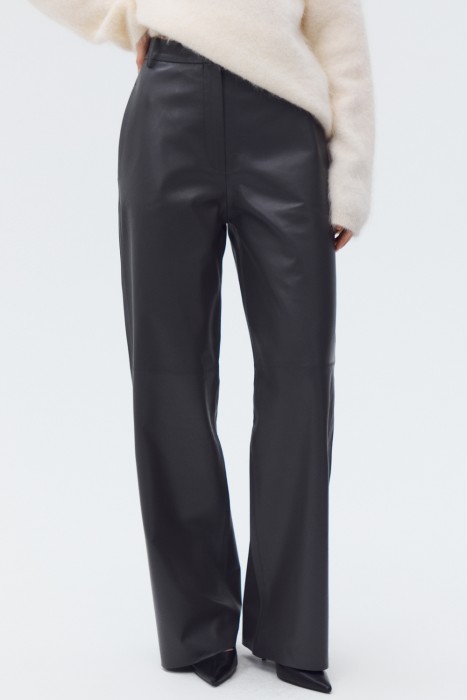 брюки из натуральной кожи по цене 16120 руб вид справа