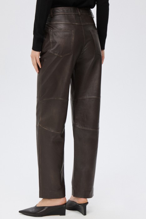 брюки из натуральной кожи по цене 16120 руб вид справа