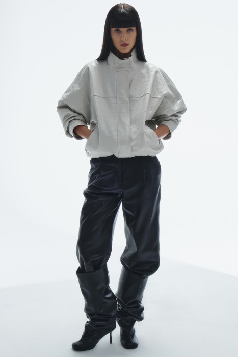 брюки из натуральной кожи от бренда снежная королева вид слева