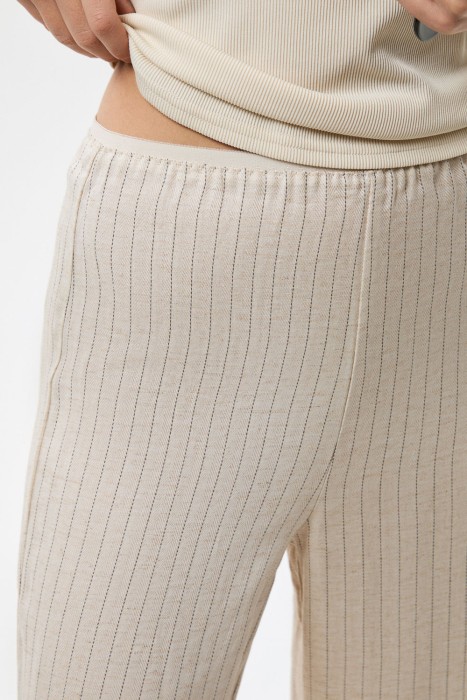 брюки из смесового льна из россии вид сбоку