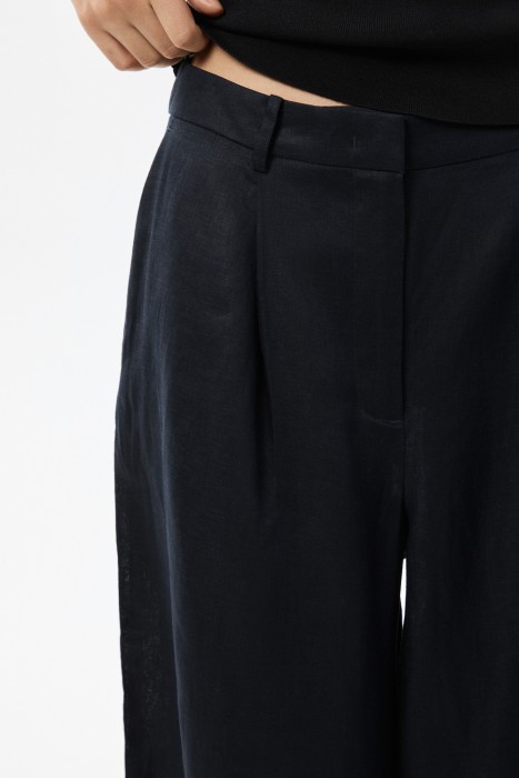 брюки изо льна из россии вид сбоку