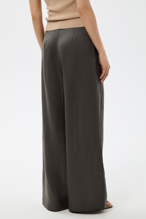 брюки изо льна по цене 3990 руб вид справа