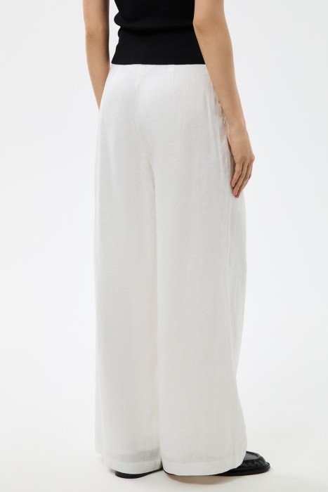 брюки изо льна по цене 3990 руб вид справа