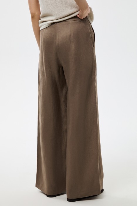 брюки изо льна по цене 3990 руб вид справа