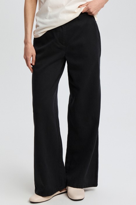 брюки прямого кроя от бренда снежная королева вид слева