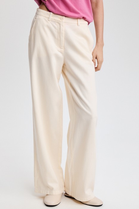 брюки прямого кроя от бренда снежная королева вид слева