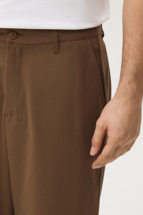 брюки прямые из россии вид сбоку