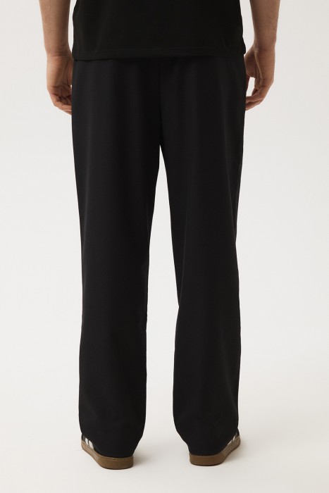 брюки прямые по цене 2330 руб вид справа