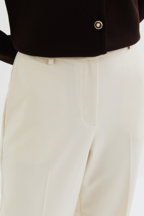 брюки с отворотами по цене 2440 руб вид справа