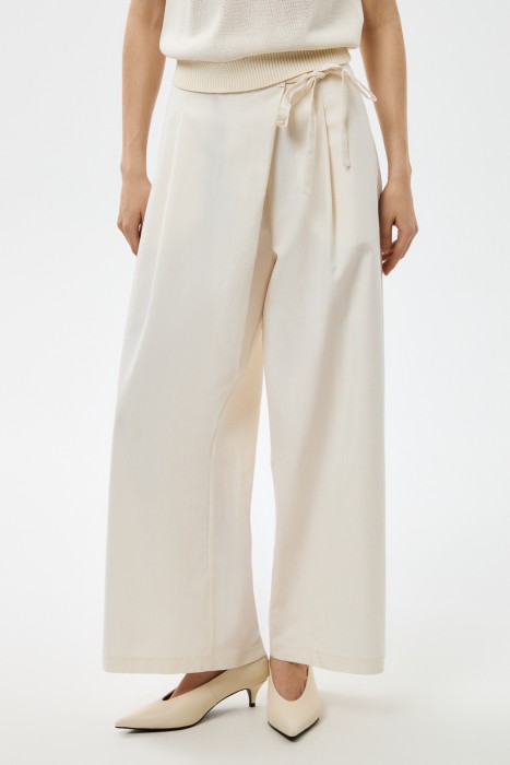 брюки с поясом на завязках от бренда снежная королева вид слева