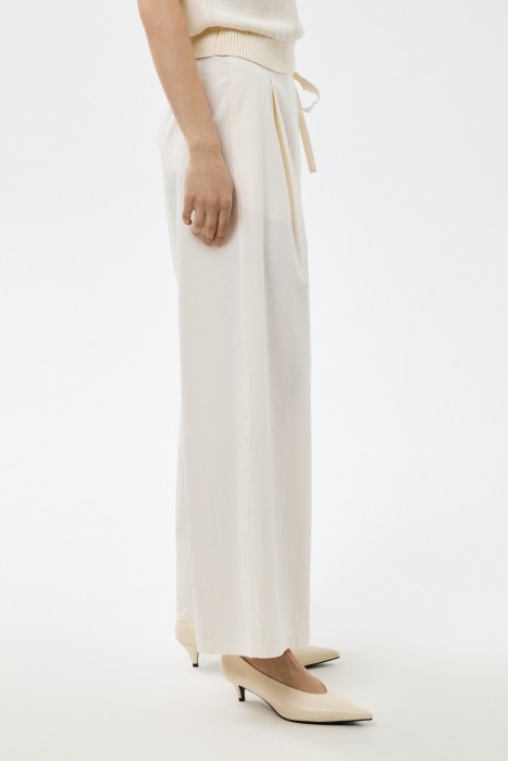 Товар с артикулом 815890003 вид сзади