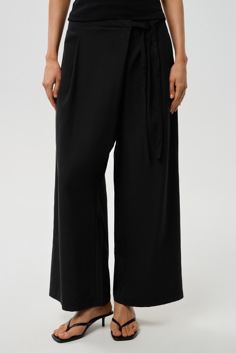 брюки с поясом на завязках от бренда снежная королева вид слева