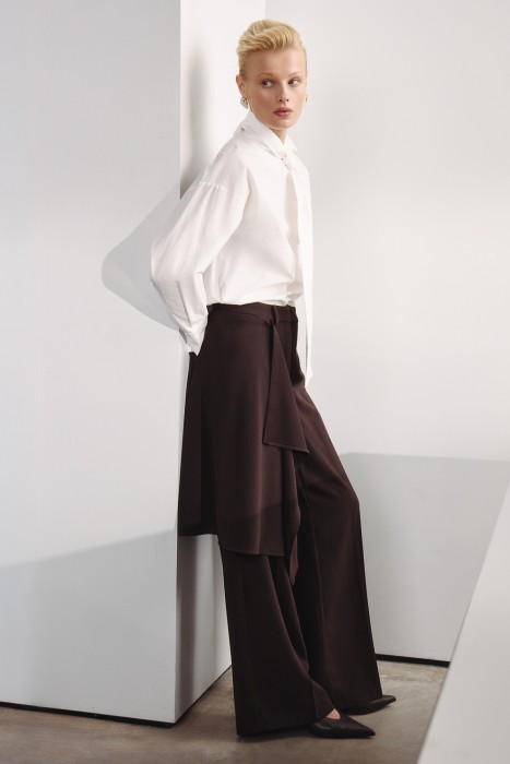 брюки со съемной баской от бренда снежная королева вид слева