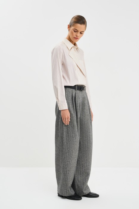 брюки в полоску по цене 2920 руб вид справа