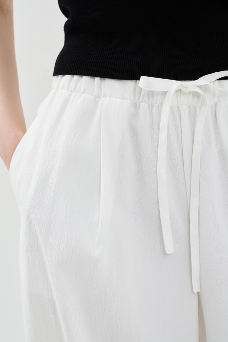 брюки по цене 1860 руб вид справа