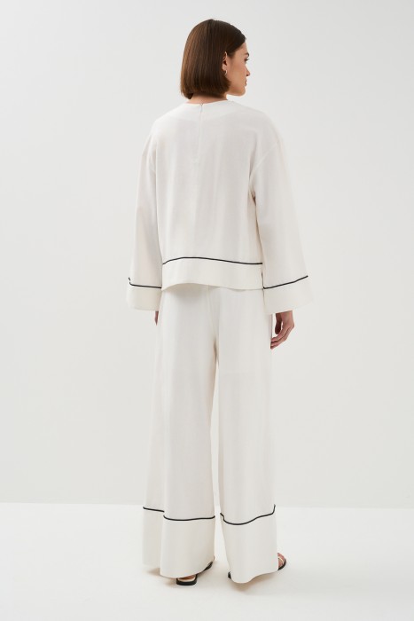 брюки по цене 2030 руб вид справа