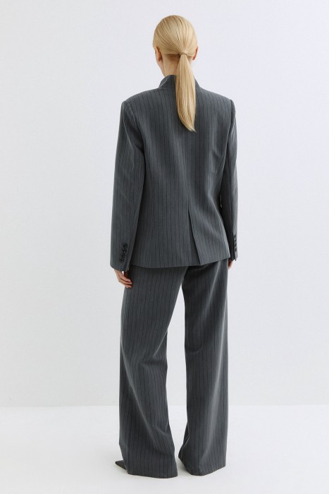 брюки по цене 2440 руб вид справа