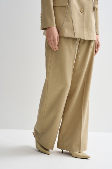 брюки по цене 2440 руб вид справа