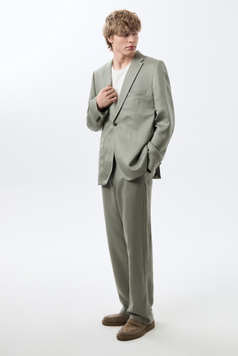 брюки по цене 3320 руб вид справа