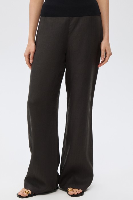 брюки от бренда снежная королева вид слева