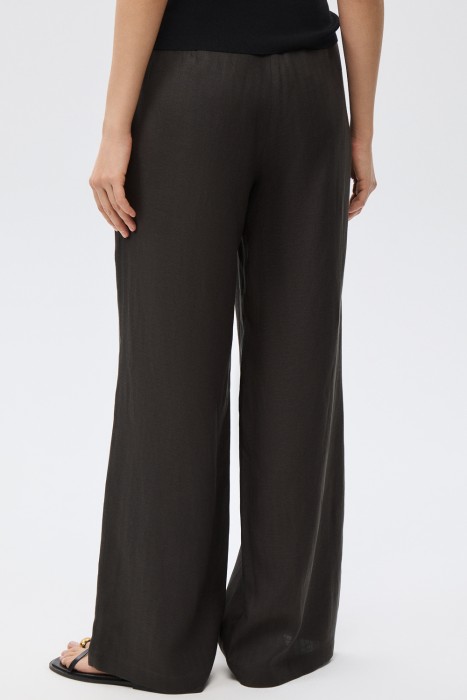 брюки по цене 4890 руб вид справа