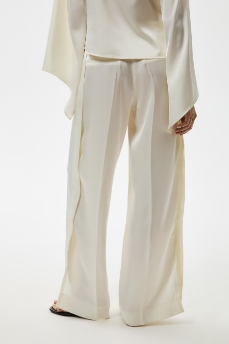 брюки из россии вид сбоку