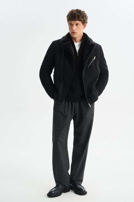 демисезонная куртка с отделкой меховой тканью 735791003 фотография