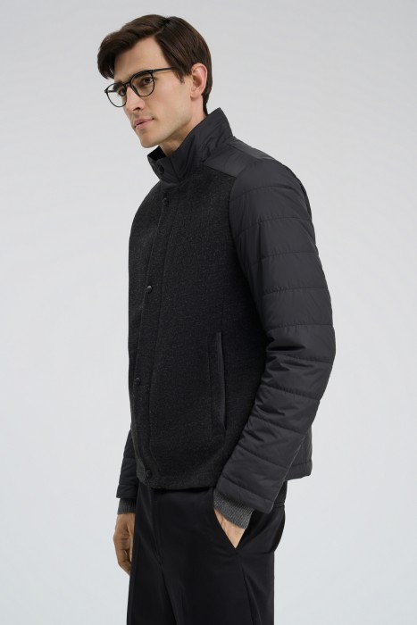 демисезонная куртка по цене 3520 руб вид справа