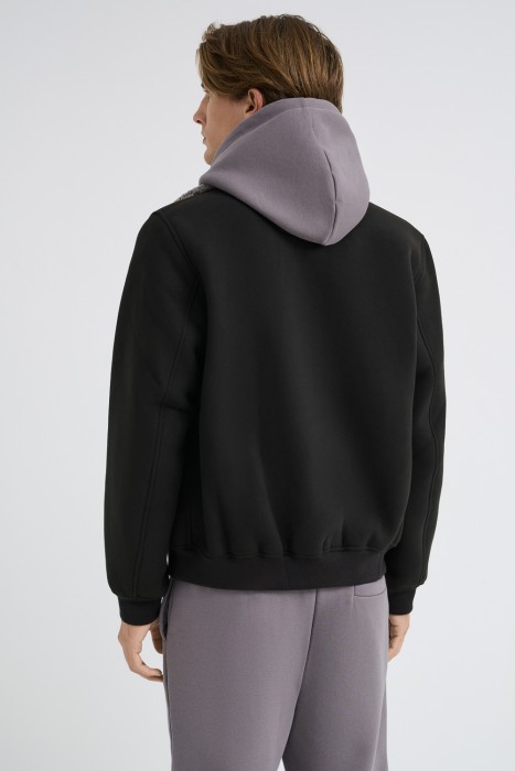 демисезонная куртка по цене 3480 руб вид справа