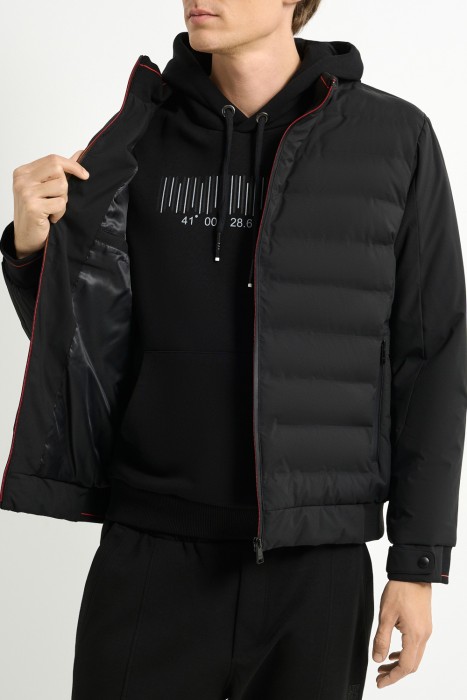 демисезонная куртка из россии вид сбоку