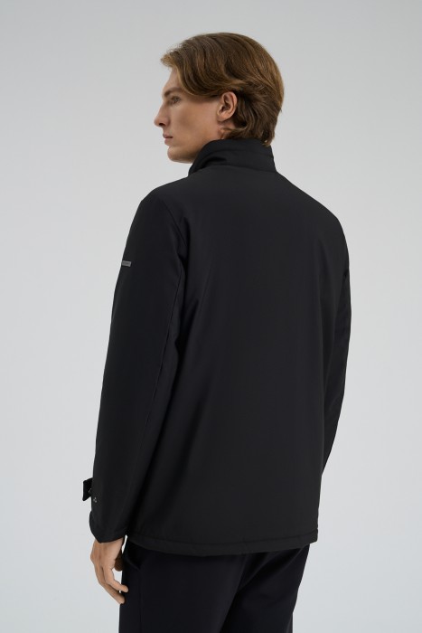 демисезонная куртка по цене 2220 руб вид справа