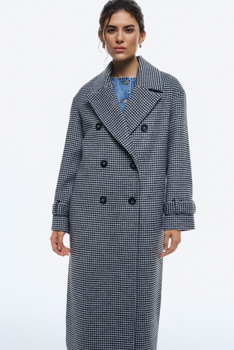 демисезонное пальто от бренда снежная королева вид слева