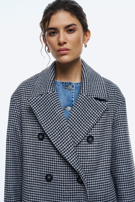 демисезонное пальто из россии вид сбоку